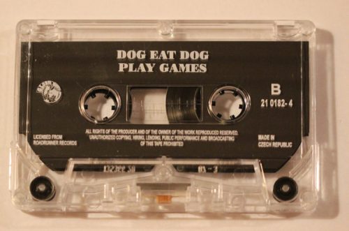 Dog Eat Dog - Play Games (Kazetta)